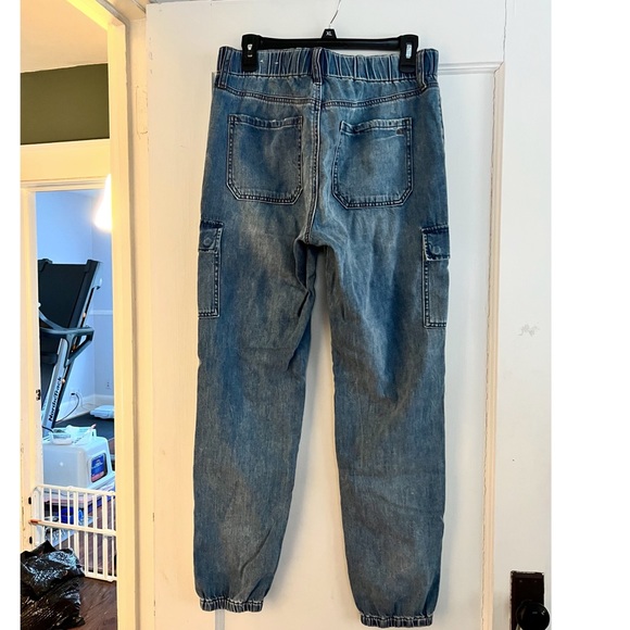 Pair of American Eagle Jogger Jeans. Size 6 Long but pretty normal length - Picture 2 of 2